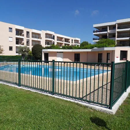 3 Pieces, Refait A Neuf, Standing, Piscine, A Pieds Антиб