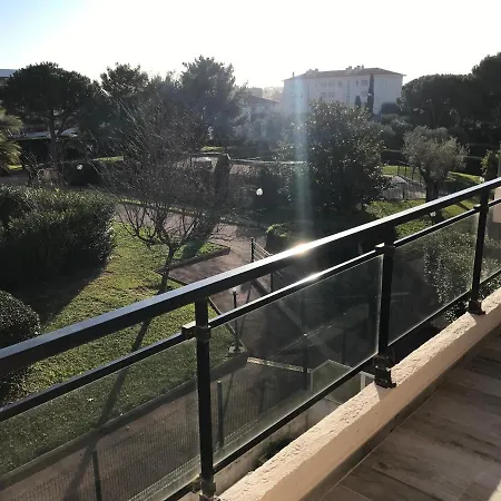 Апартаменты 3 Pieces, Refait A Neuf, Standing, Piscine, A Pieds *