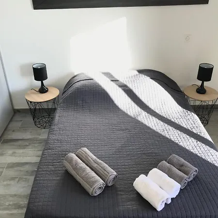 3 Pieces, Refait A Neuf, Standing, Piscine, A Pieds Apartment *