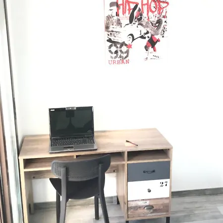 3 Pieces, Refait A Neuf, Standing, Piscine, A Pieds アンティーブ